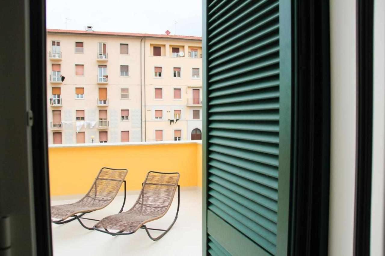 Waterfront Balcony I Grani 1 Resort Style Suite Livorno Kültér fotó