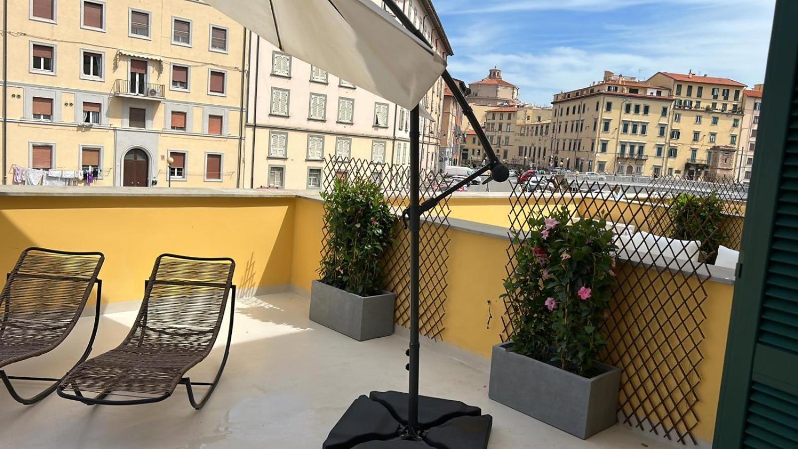 Waterfront Balcony I Grani 1 Resort Style Suite Livorno Kültér fotó